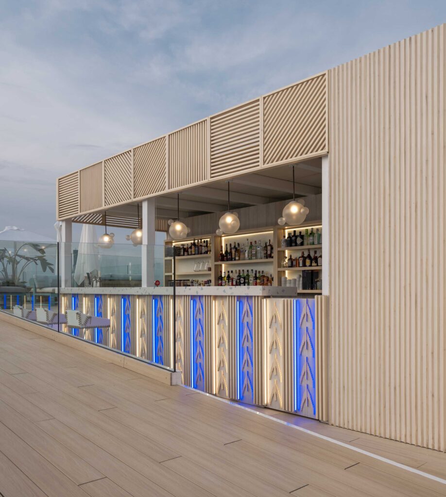 SUNSET SEA CLUB